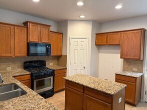 9022 Hubbard Hill in San Antonio, TX - Building Photo - Building Photo
