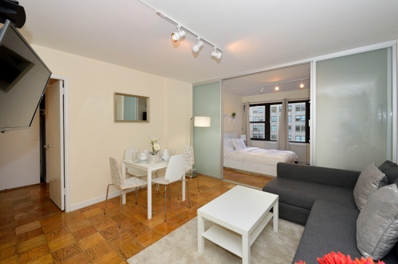 279 E 44th St-Unit -7-N in New York, NY - Building Photo