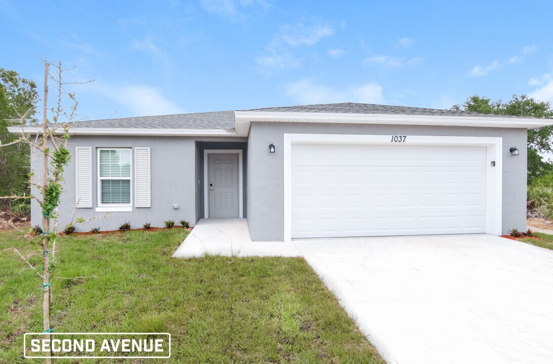 1037 Tolson St SE in Palm Bay, FL - Building Photo