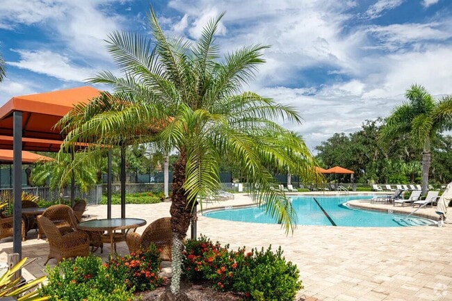 3210 Cottonwood Bend in Ft. Myers, FL - Foto de edificio - Building Photo