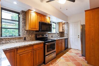1109 Ferdinand St in Coral Gables, FL - Building Photo - Building Photo
