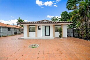 3668 SW 26th St in Miami, FL - Building Photo