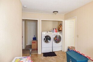 2614 E Shadybrook St in Wichita, KS - Building Photo