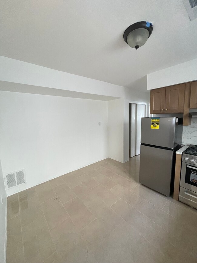 134 Woodbine Ave in Staten Island, NY - Building Photo - Building Photo