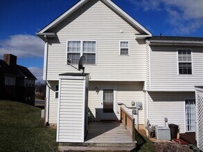 196 Emerson Ln in Harrisonburg, VA - Building Photo - Building Photo