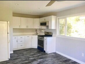 5626 Mason Ave in Woodland Hills, CA - Building Photo - Building Photo