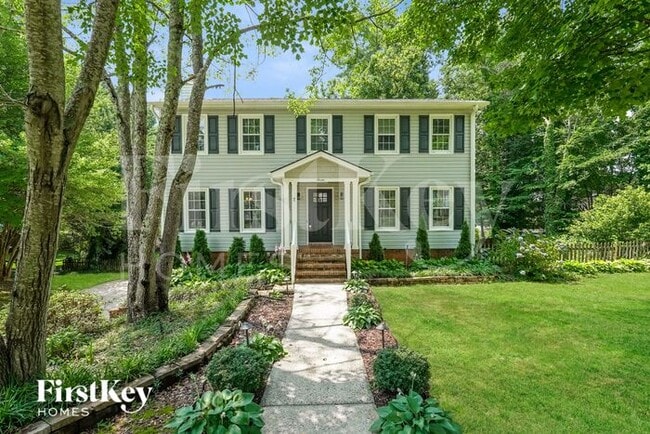 property at 7 Stoney Glen Pl