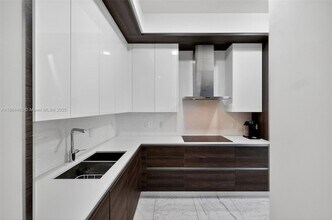 301 Altara Ave, Unit LPH910 in Coral Gables, FL - Building Photo - Building Photo