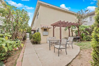 517 Raymond Ave in Santa Monica, CA - Building Photo - Building Photo