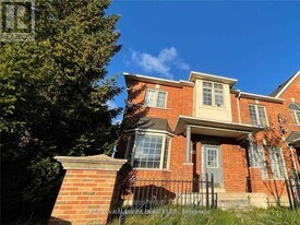 10561 Bayview Ave in Richmond Hill, ON - Building Photo