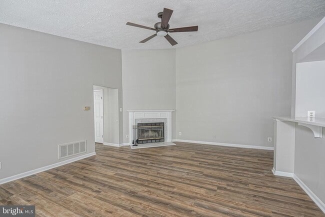 95 Eldon Way in Evesham, NJ - Building Photo - Building Photo