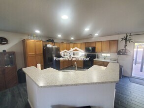 2565 E Southern Ave in Mesa, AZ - Foto de edificio - Building Photo