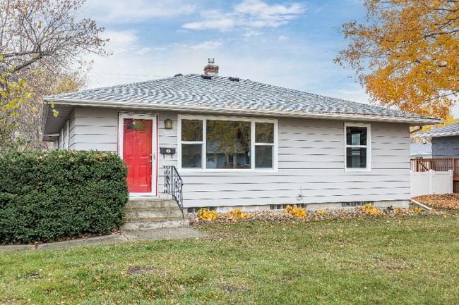 301 W 2nd St in Waconia, MN - Building Photo - Building Photo