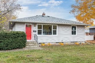 301 W 2nd St in Waconia, MN - Foto de edificio - Building Photo