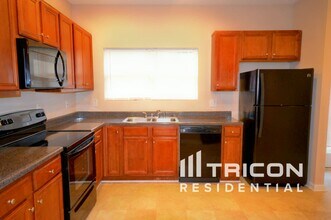 5325 Oakley Commons Blvd in Union City, GA - Building Photo - Building Photo