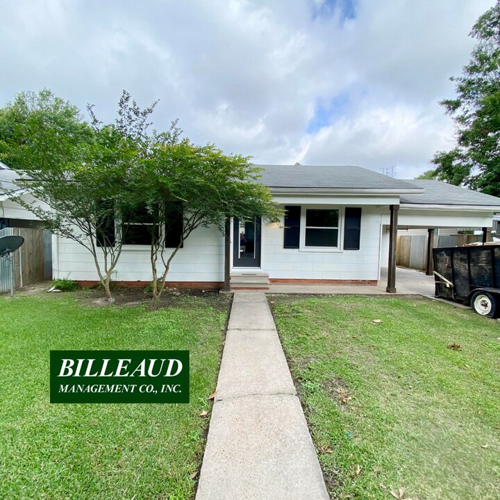 206 Mary St in Broussard, LA - Building Photo
