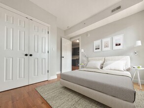 19 Caldwell St, Unit 2 in Boston, MA - Foto de edificio - Building Photo