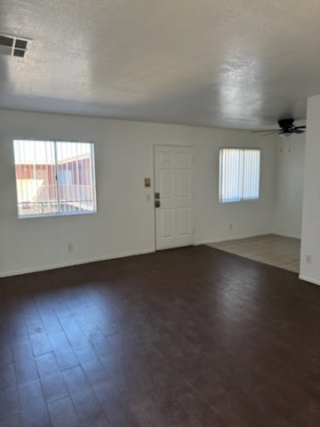 38572 10th Pl E in Palmdale, CA - Building Photo - Building Photo