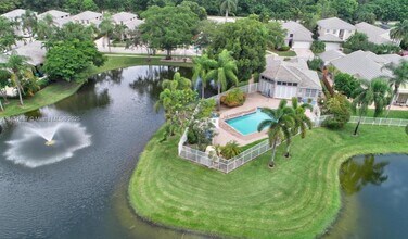 8291 Hampton Wood Dr in Boca Raton, FL - Building Photo - Building Photo
