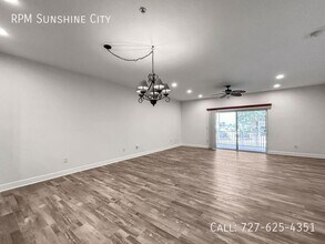 11555 Gulf Blvd in Treasure Island, FL - Building Photo - Building Photo