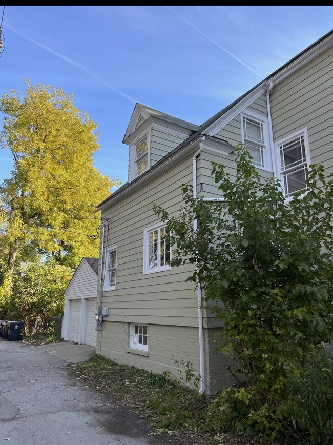 627 Library Pl in Evanston, IL - Foto de edificio - Building Photo