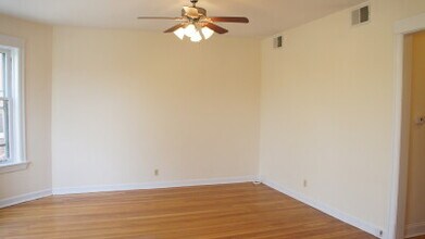 3045 W Logan Blvd, Unit 1 in Chicago, IL - Building Photo - Building Photo