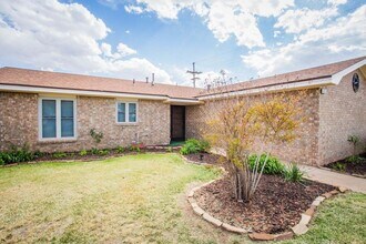 5625 Amherst St in Lubbock, TX - Foto de edificio - Building Photo