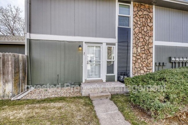 9901 E Evans Ave in Aurora, CO - Foto de edificio - Building Photo