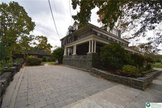 408 Clinton Terrace in Easton, PA - Building Photo - Building Photo