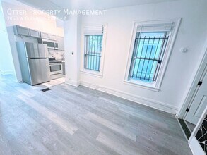 2058 W Glenwood Ave in Philadelphia, PA - Building Photo - Building Photo