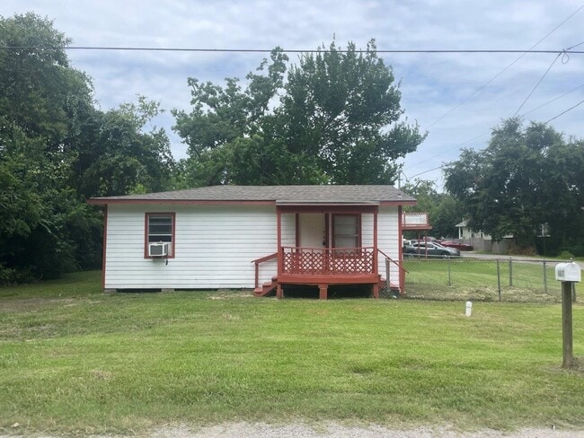 4617 3rd St in Bacliff, TX - Building Photo - Building Photo