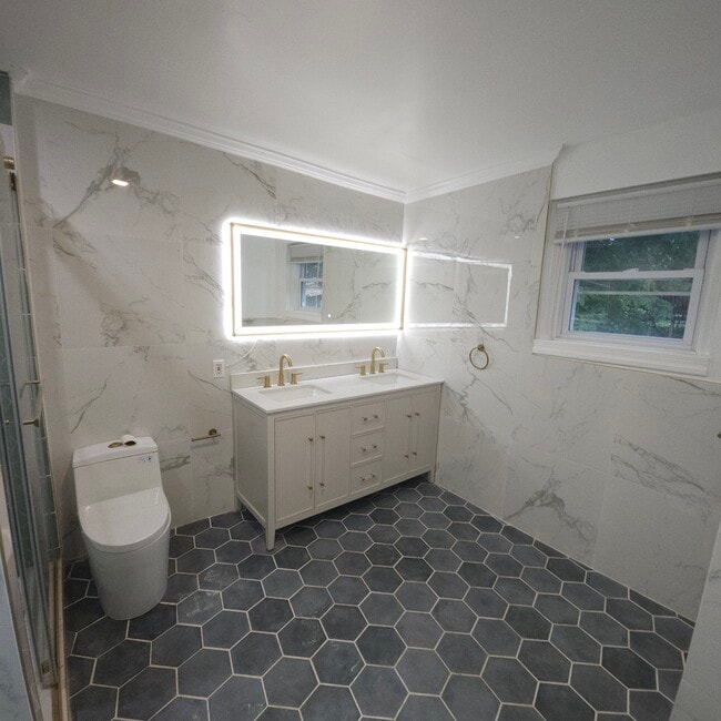 property at 214 Hermitage St