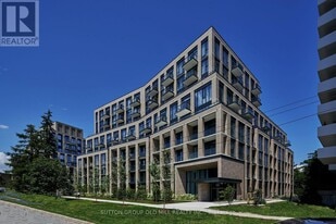 293 The Kingsway in Toronto, ON - Building Photo