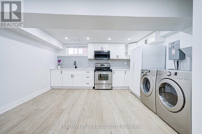 16 Carey Crescent in Markham, ON - Building Photo - Building Photo