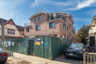 39-20 214th Pl in Bayside, NY - Building Photo