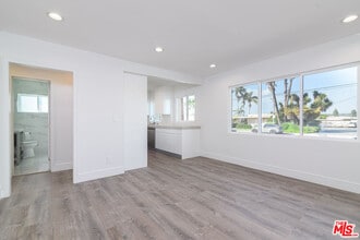 1310 W Valencia Dr in Fullerton, CA - Building Photo - Building Photo