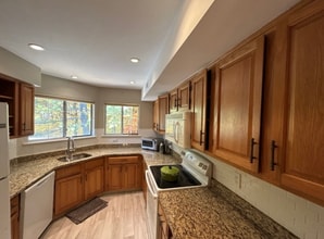 31 Encampment Dr in Bedminster, NJ - Building Photo - Building Photo