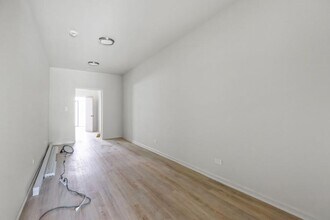 3121 N California Ave in Chicago, IL - Building Photo - Building Photo