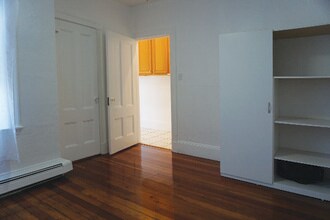27 Lambert St, Unit 3L in Cambridge, MA - Building Photo - Building Photo