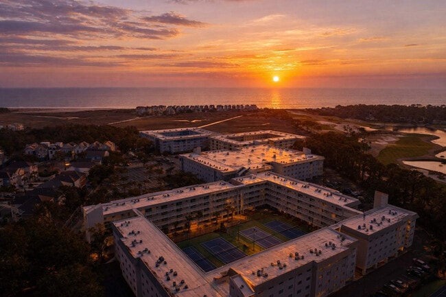 662 William Hilton Pkwy in Hilton Head Island, SC - Foto de edificio - Building Photo