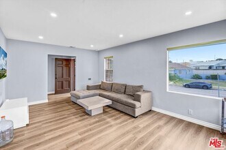 1920 Van Wick St, Unit 510 in Los Angeles, CA - Building Photo - Building Photo