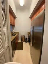 1805 Ponce de Leon Blvd, Unit 628 in Coral Gables, FL - Building Photo - Building Photo