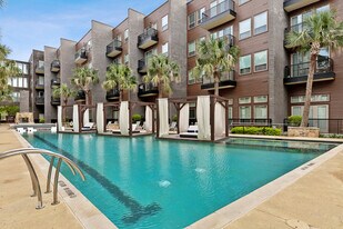 The Lookout in Dallas, TX - Building Photo