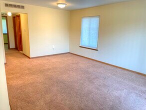 13000 E 11 Mile Rd in Warren, MI - Building Photo - Building Photo