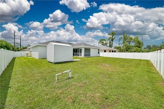 3445 NE 8th Pl in Cape Coral, FL - Building Photo - Building Photo