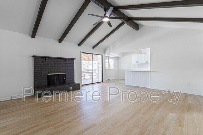 705 NW Buckingham Pl in Blue Springs, MO - Building Photo - Building Photo