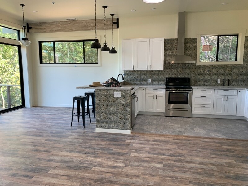 49 Conifer Way in Woodacre, CA - Foto de edificio