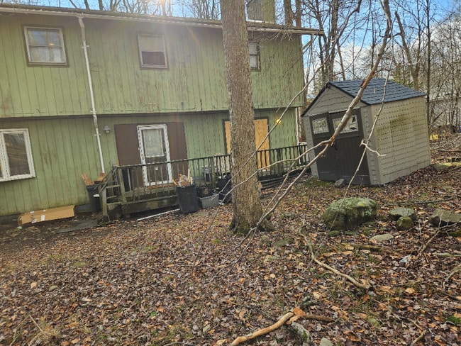 8838 Cloudcrest Dr in Tobyhanna, PA - Foto de edificio - Building Photo