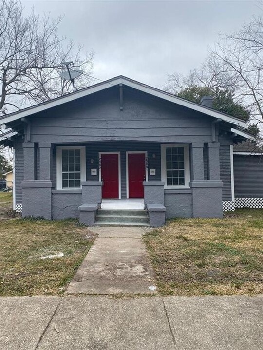 2380 Liberty Ave in Beaumont, TX - Building Photo