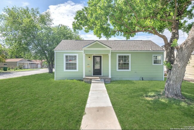834 Halliday Ave